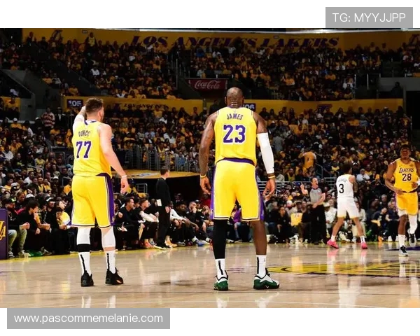 原创33+28！湖人7连胜终结！东契奇9失误，詹姆斯1297场纪录差点断了